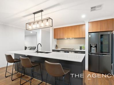 138 Aquamarine Parade, Treeby WA 6164