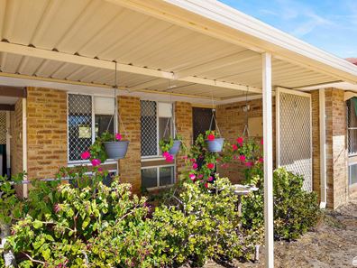 8 Parer Close, Thornlie WA 6108