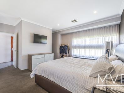 17 Juncea Way, Hammond Park WA 6164