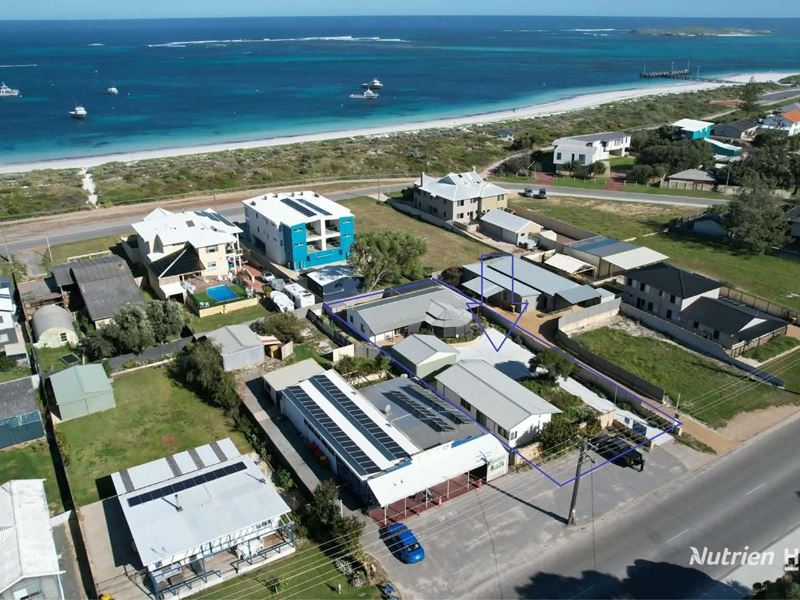 102 Gingin Road, Lancelin WA 6044