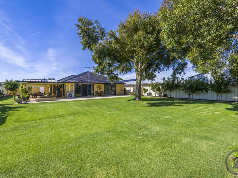 93 Midsummer Circle, Pinjarra