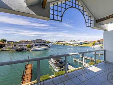 11/20 Baruna Court, Halls Head WA 6210