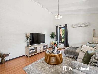 2 Hart Street, Lesmurdie WA 6076