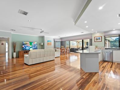75 Leslie Road, Wandi WA 6167