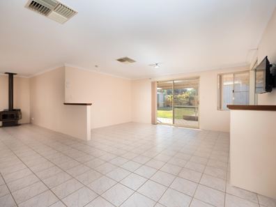 6 Lorikeet Loop, Broadwater WA 6280