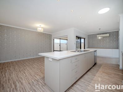 2 Alvarez Parkway, Tapping WA 6065