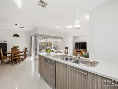 1/31 Boonooloo Road, Kalamunda WA 6076