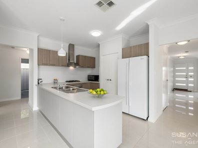 1/31 Boonooloo Road, Kalamunda WA 6076