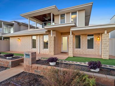 102 Aslett Drive, Karlkurla WA 6430