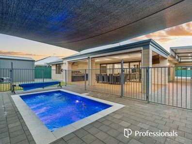 8 Tyler Mews, Forrestfield WA 6058