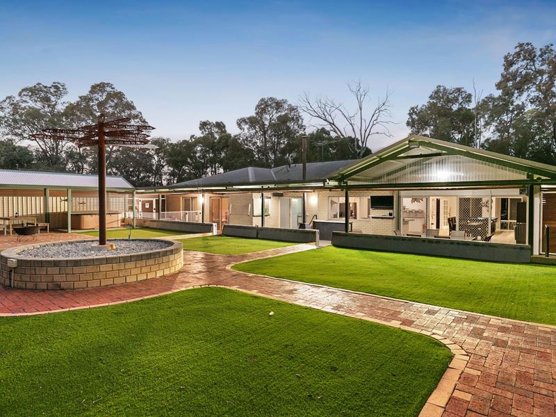 3 King Jarrah Rise, Sawyers Valley WA 6074