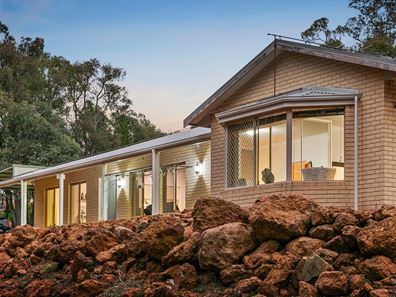 3 King Jarrah Rise, Sawyers Valley WA 6074