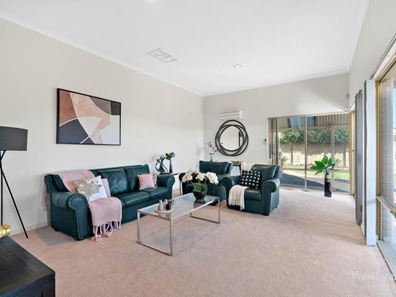 22 James Road, Kardinya WA 6163