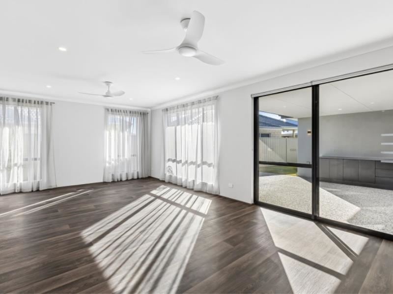 14 Quarters Way, Alkimos WA 6038