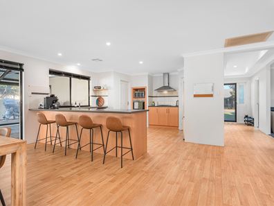 10 Invincible Rise, Wandina WA 6530
