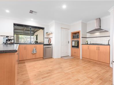 10 Invincible Rise, Wandina WA 6530