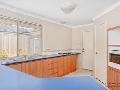 5 Round Hill Drive, Port Kennedy WA 6172