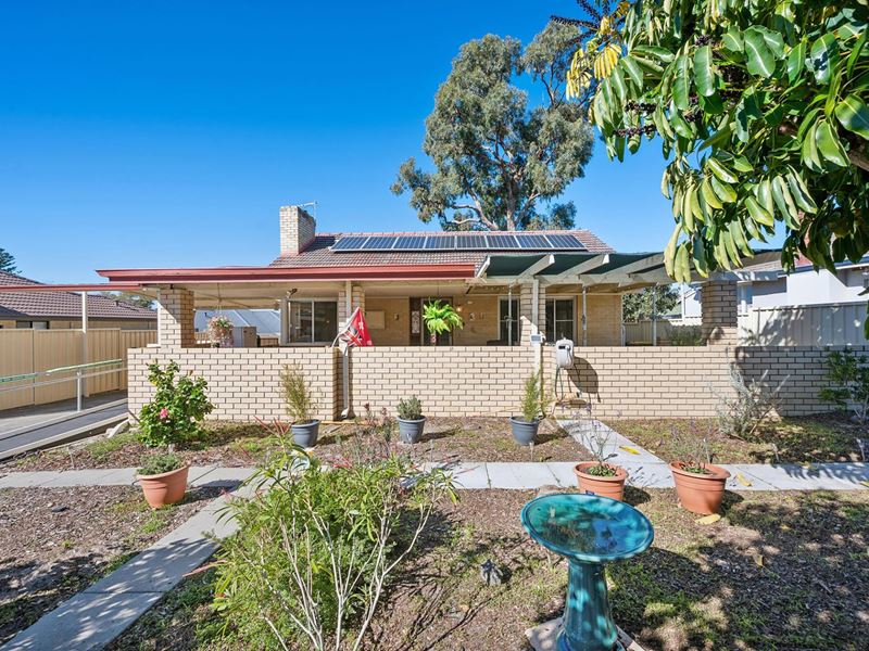 16 Teaguer Street, Wilson WA 6107