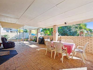 16 Teaguer Street, Wilson WA 6107