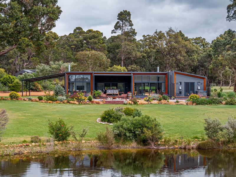 870 Bessell Road, Rosa Brook