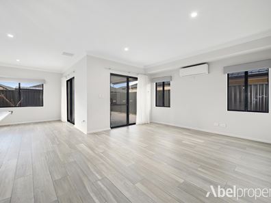 11 Covenham Crescent, Aveley WA 6069