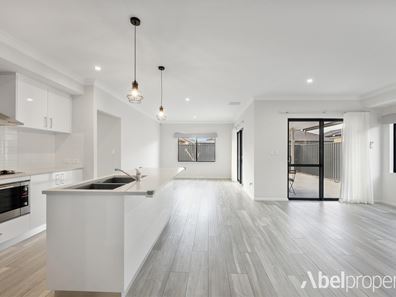 11 Covenham Crescent, Aveley WA 6069
