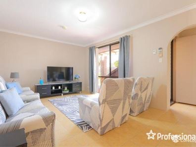 37 South Lakes Drive, South Lake WA 6164