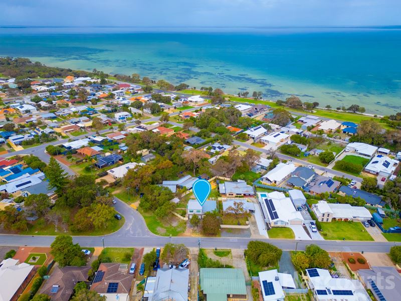 11 Flinders Street, Falcon WA 6210