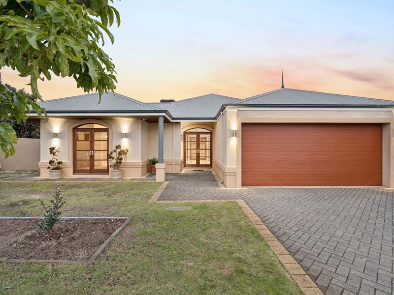 24 Campbell Road, Canning Vale WA 6155