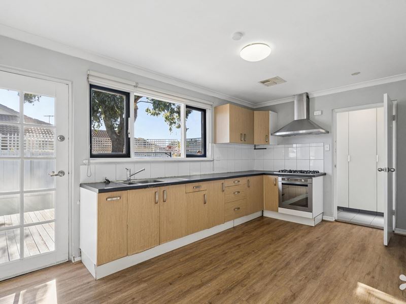 93 Nicholson Rd, Lynwood WA 6147