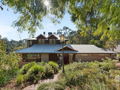 4 Dale Drive, Gooseberry Hill WA 6076