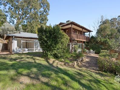 4 Dale Drive, Gooseberry Hill WA 6076