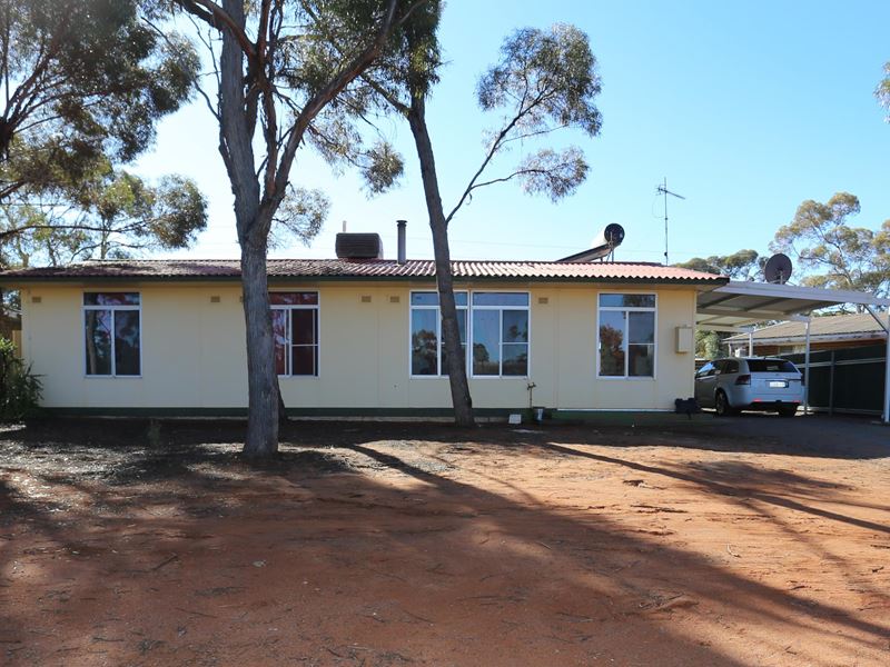 38 Stringybark Drv, Kambalda West
