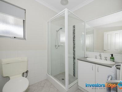 52B Barnes Street, Innaloo WA 6018