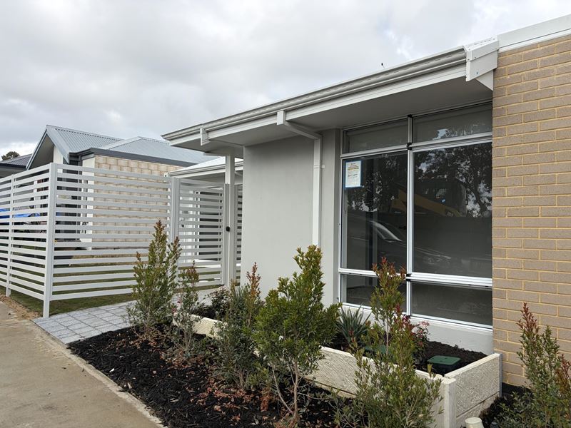 2/19 Passage Way, Mandurah