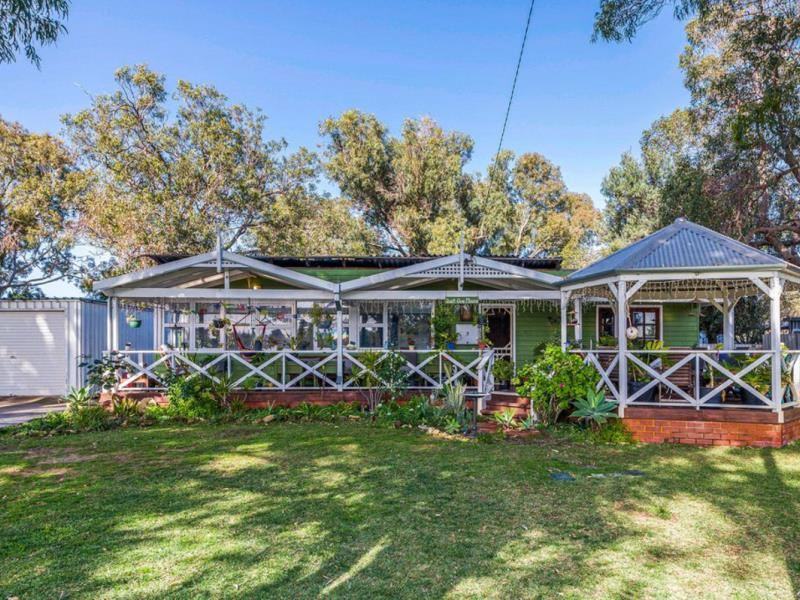 3 Silver Creek Road, Guilderton WA 6041