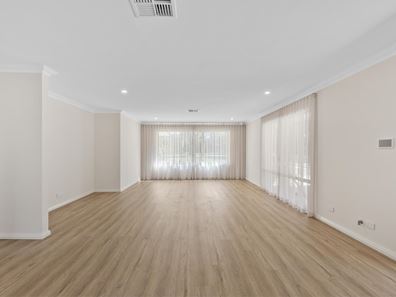 9 Plover Way, Kingsley WA 6026