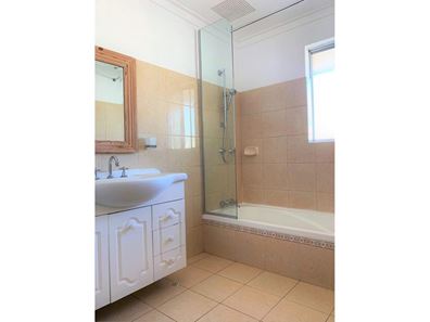 22 Maguire Avenue, Beechboro WA 6063