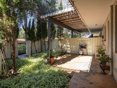 4/9 Freshwater Parade, Claremont WA 6010