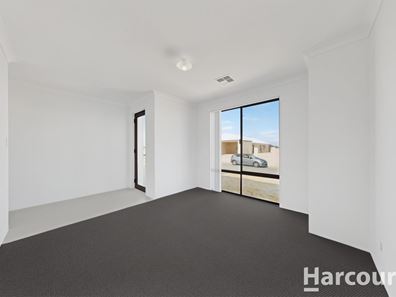 6 Roxby Court, Eglinton WA 6034