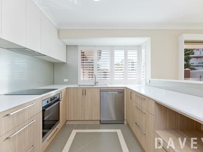 31 Brighton Road, Scarborough WA 6019