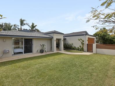 18 Dundee Court, Duncraig WA 6023