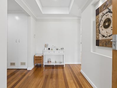 18 Dundee Court, Duncraig WA 6023
