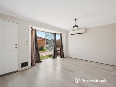 8/99 George Way, Cannington WA 6107