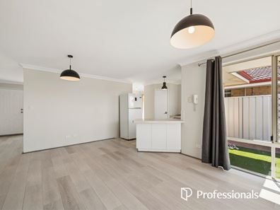 8/99 George Way, Cannington WA 6107