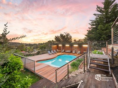5 Valencia Grove, Mount Nasura WA 6112
