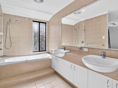 27 Kinsale Bend, Port Kennedy WA 6172