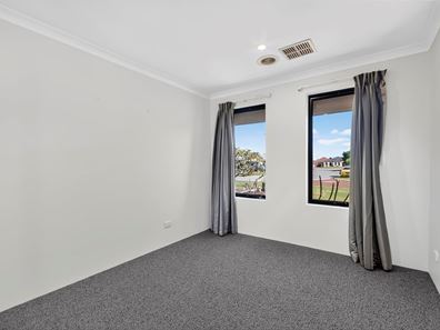 27 Kinsale Bend, Port Kennedy WA 6172