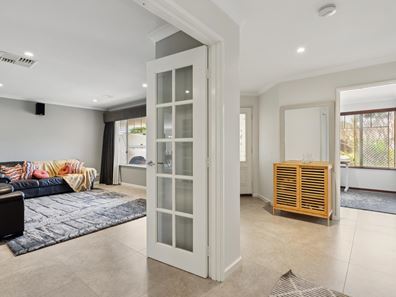12 Tipuana Place, Thornlie WA 6108