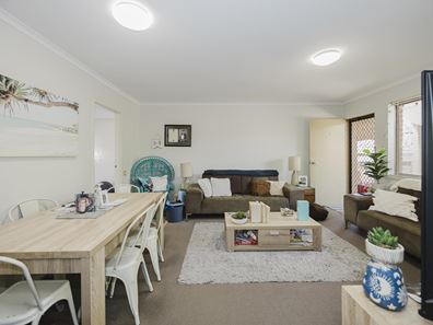 2/4 Freshwater Parade, Claremont WA 6010